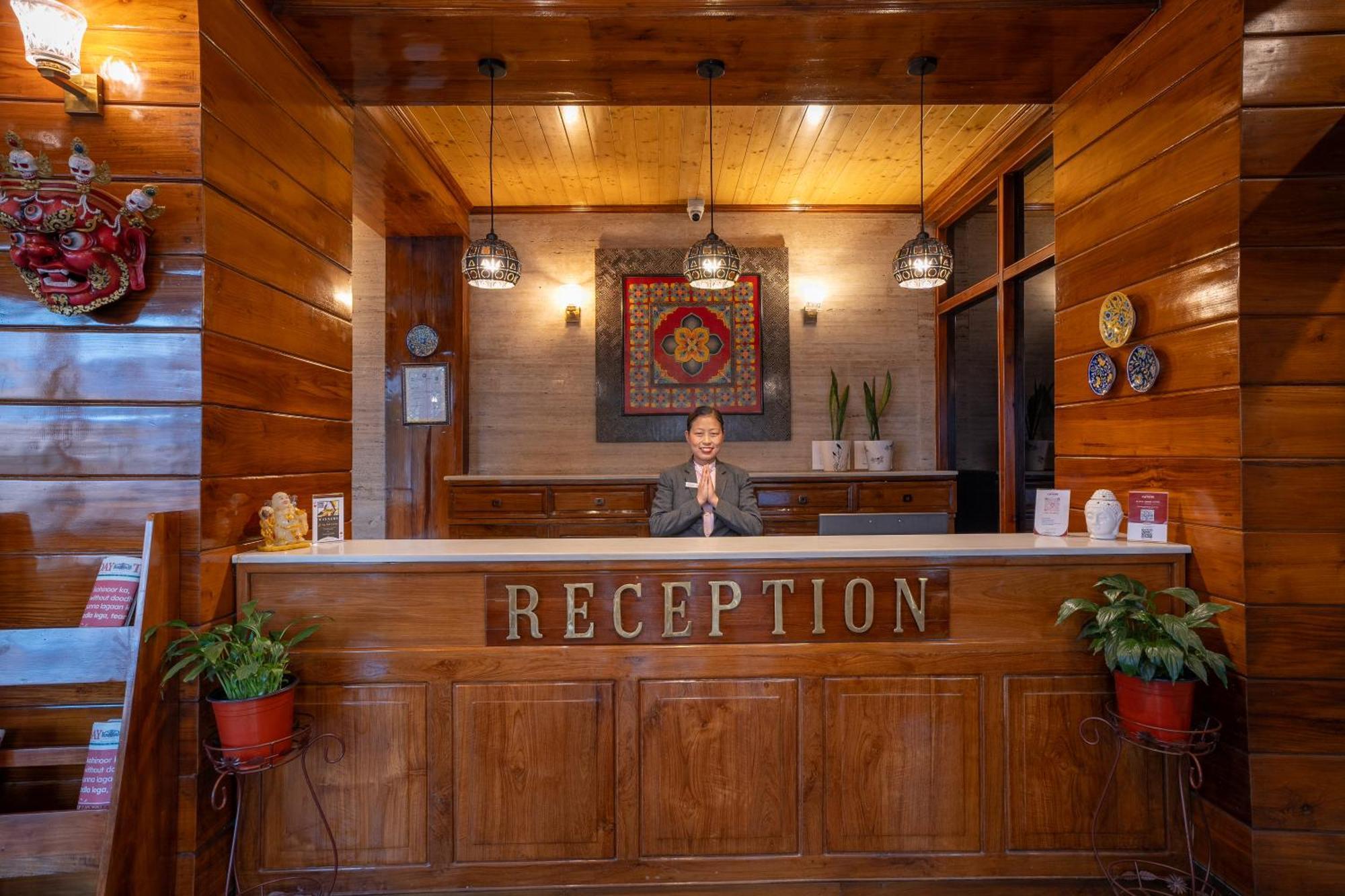 Summit Alpine Abode Hotel 5 Mins From Mg Marg Gangtok Exterior foto
