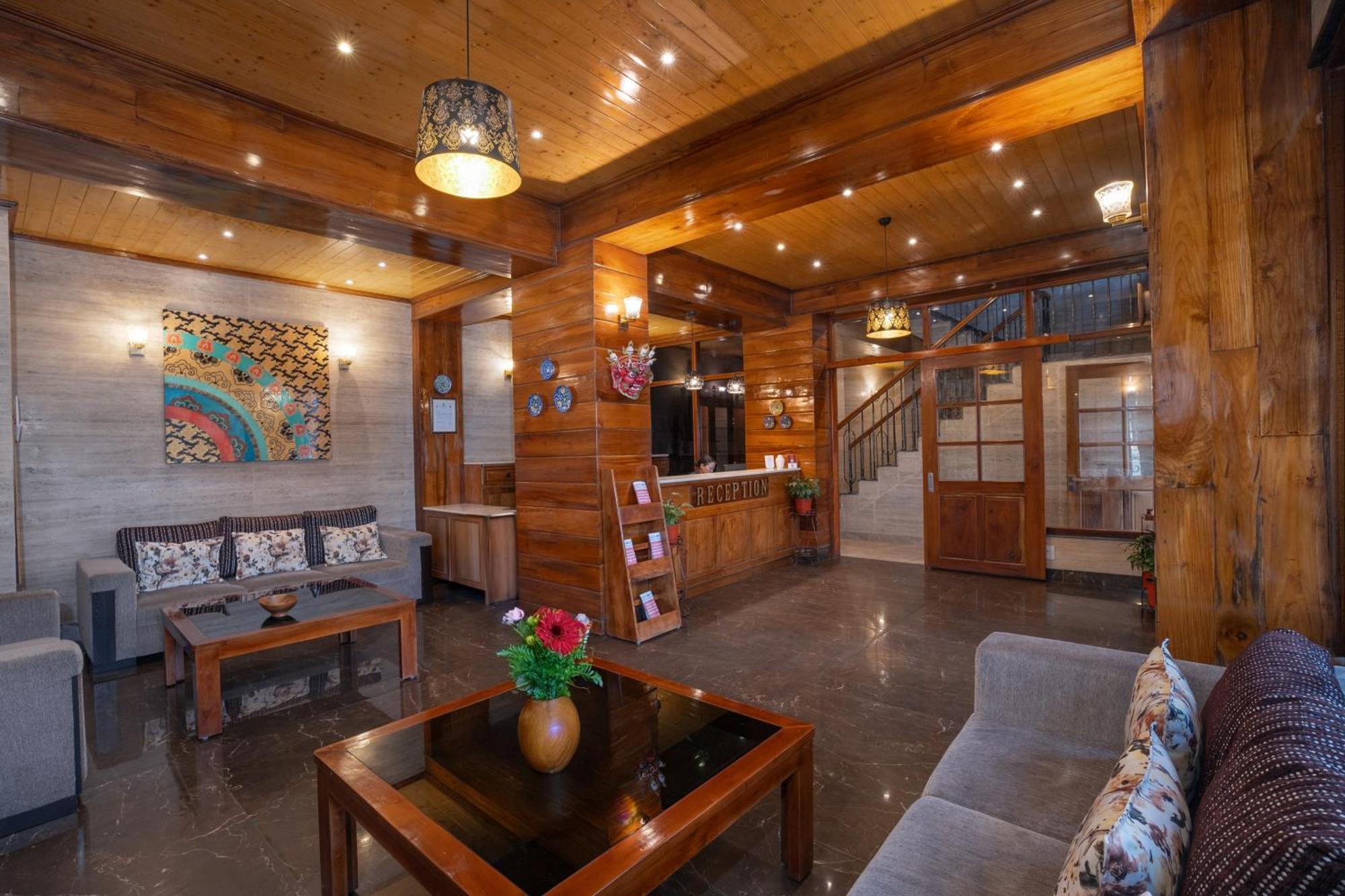 Summit Alpine Abode Hotel 5 Mins From Mg Marg Gangtok Exterior foto